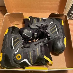 Size 7 Skidoo boots